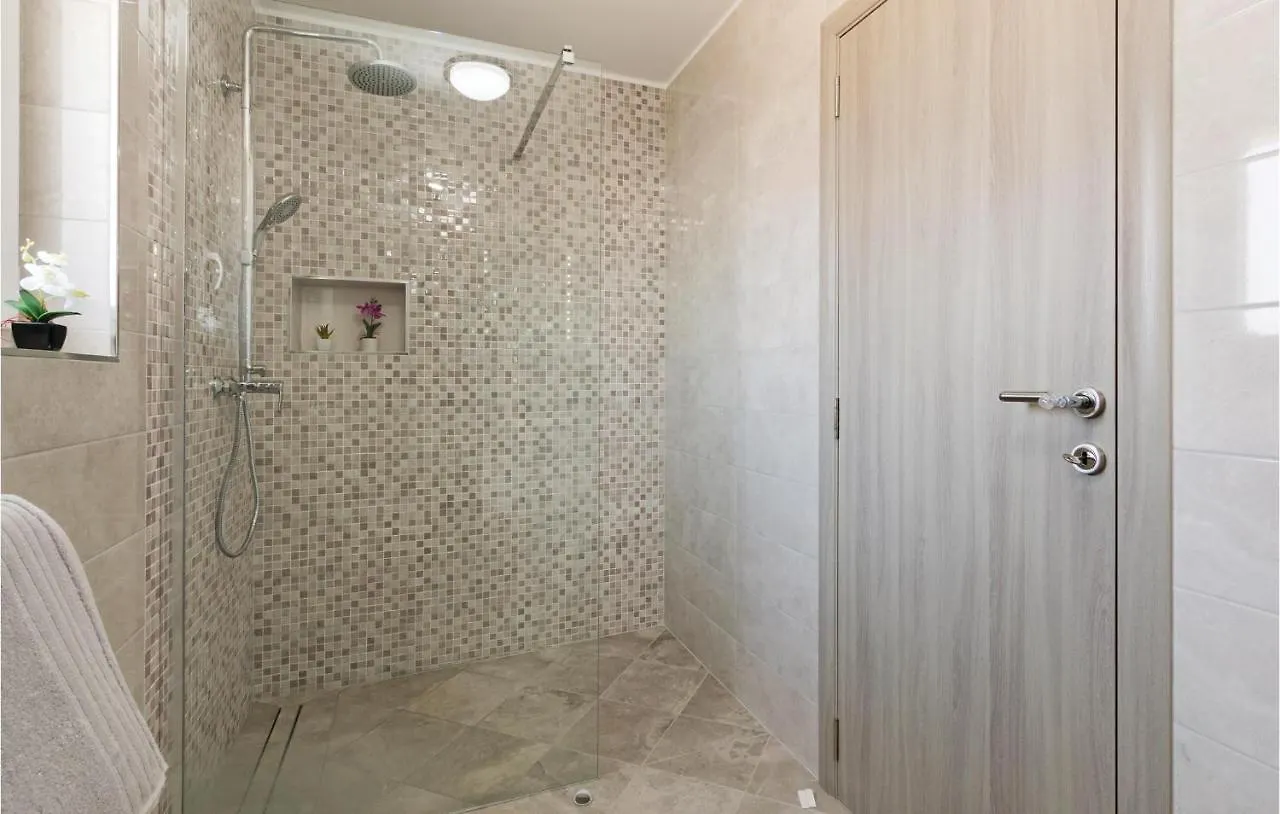 بيت للعطل Gorgeous Home In Marcana With Sauna