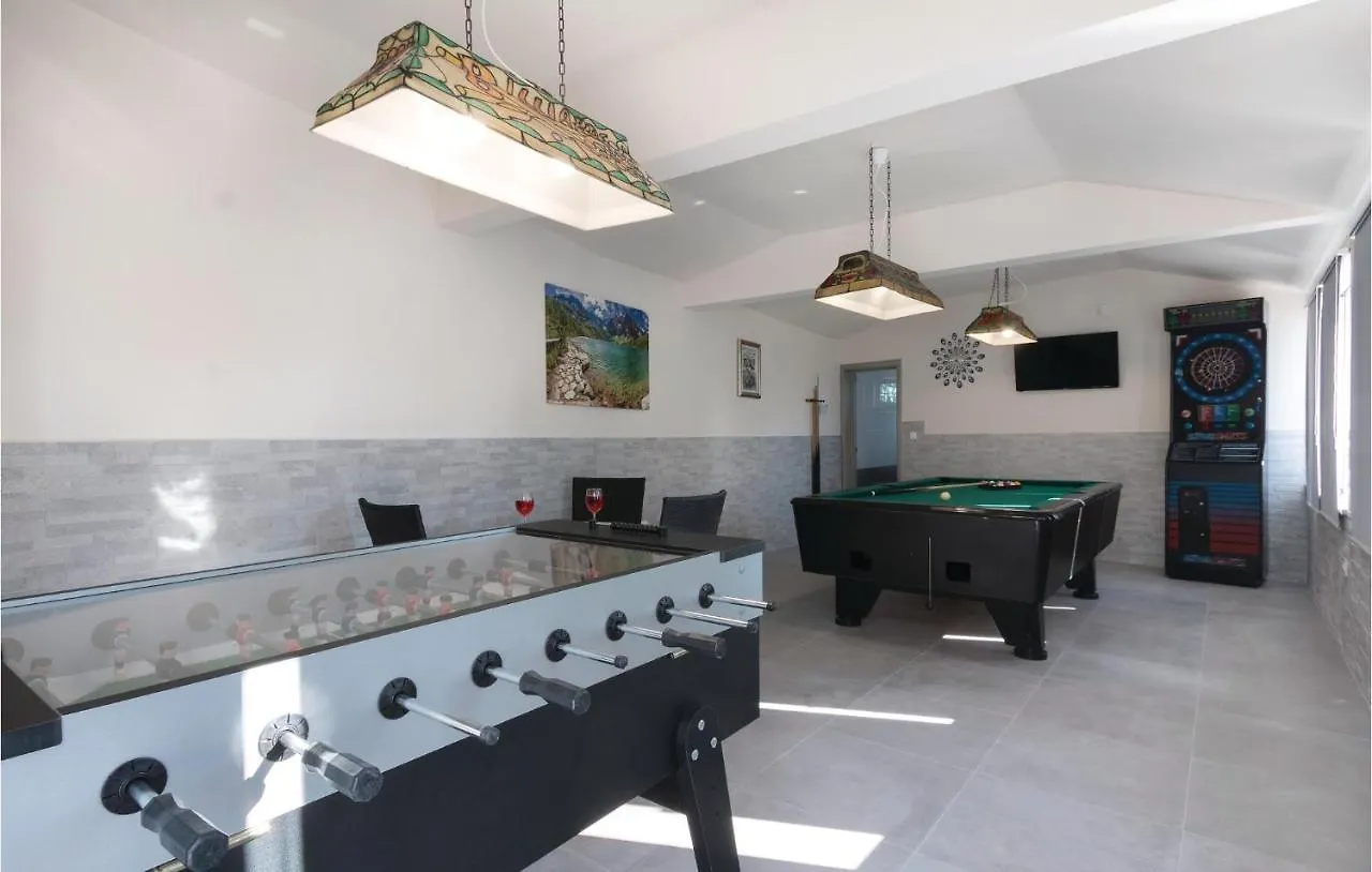 Gorgeous Home In Marcana With Sauna بيت للعطل