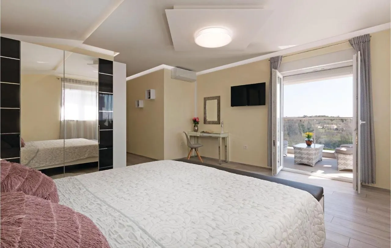 بيت للعطل Gorgeous Home In Marcana With Sauna